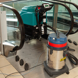 EUREKA EC52 | AUTO-LAVEUSE POUR ESCALATORS ET TAPIS ROULANTS Autolaveuses