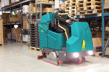 E110-R | BALAYEUSE-LAVEUSE AUTOPORTÉE Autolaveuses