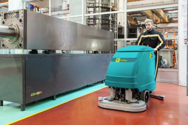 E51 | AUTOLAVEUSE AUTOTRACTEE à batteries Autolaveuses