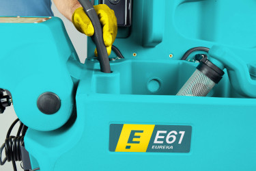 E81 | AUTOLAVEUSE AUTOTRACTEE Autolaveuses